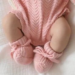 3 Little Crowns - Textured Knit Booties | Pink - 3 Little Crowns