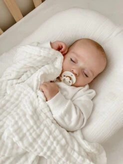 3 Little Crowns - Organic Cotton Gauze Blanket | White - 3 Little Crowns 6 3 Little Crowns - Organic Cotton Gauze Blanket | White - 3 Little Crowns -MY LITTLE SHOP GauzeBlanket2 1024x1024 2x e434fc12 0704 4d66 8768 e638bdc38e5c