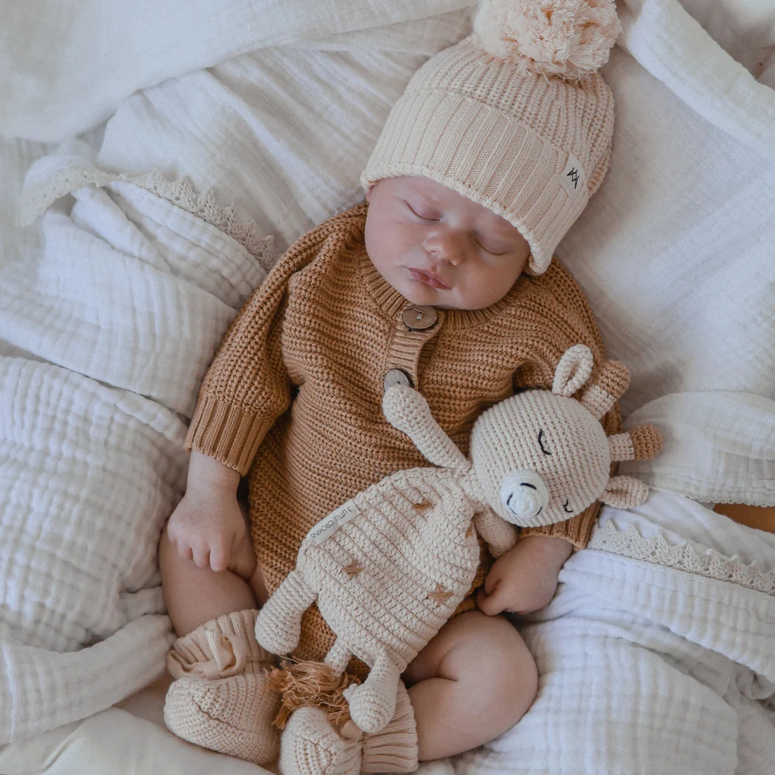 3 Little Crowns - Cuddle Me | Giraffe - 3 Little Crowns 3 Little Crowns - Cuddle Me | Giraffe - 3 Little Crowns -MY LITTLE SHOP Photo 3 1 2025 1 40 54 pm