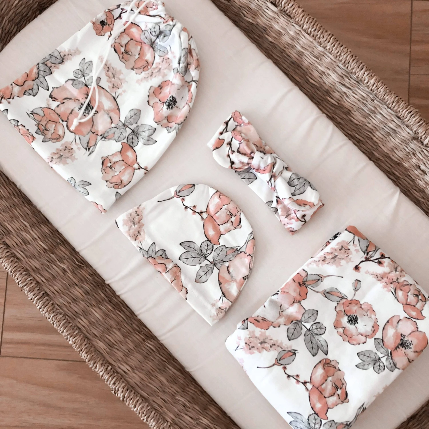 CMC GOLD - Swaddle Set | Blushing Bloom Floral - CMC Gold CMC GOLD - Swaddle Set | Blushing Bloom Floral - CMC Gold -MY LITTLE SHOP image d49dafa8 4b26 4c2b a588 0e4befd7101c 5000x Copy scaled
